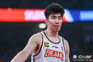 媒体人：尚看不出余嘉豪在西乙的锻炼成果 速率和在CBA时几无二样