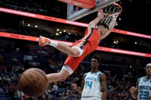 各种扣篮！马特科维奇15分钟7投6中砍下13分6篮板2助攻 正负值+13