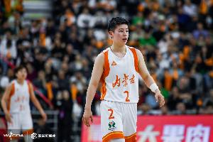 媒体人：内蒙古女篮与球员李缘因提前解约产生分歧 目前正在协商