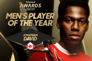 官方：戴维当选中北美及加勒比海足联年度最佳男足球员