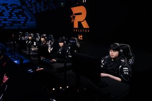 尽力难翻山！KT鏖战五局 遗憾止步亚军 收获80万美元奖金