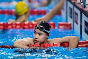 全运会女子200米个人混合泳预赛：13岁的于子迪2:13.81 小组第一