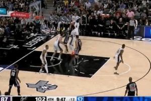 不放弃！威少早早底角等待 接球不犹豫自信三分出手命中！