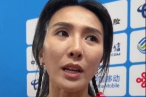 林雨薇祝福刘景扬夺冠：非常恭喜她，在本土赢下这枚沉甸甸的金牌
