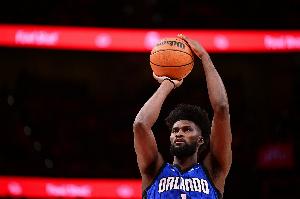 一球不丢！艾萨克半场出战6分钟 4中4&三分1中1拿9分3板1帽