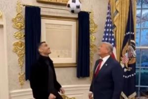 太抽象了特朗普放出与C罗踢球AI生成视频：他既聪明又酷