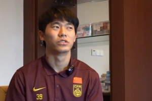 胡荷韬：其实伤病并没有完全好，再把自己当年轻球员是一种松懈