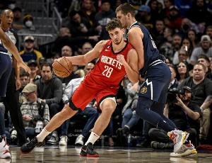 媒体人：火龙焦点对决&约基奇完爆申京 或许让乌度卡更信任谢泼德