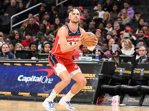 高效！基斯珀特10投7中&三分6中3砍下20分5篮板5助攻