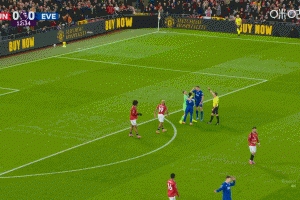 干队友把自己罚下！官方：该动作被判定为对基恩面部明显击打动作