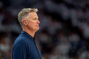 科尔：打无球体系必须拥有像马卡或水花这种球员来牵制阵型