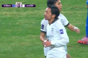 申花第30分钟先丢一球，VAR核实不越位，申花0-1落后神户