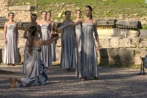 米兰冬奥会圣火火种采集仪式今天在希腊古奥林匹亚举行