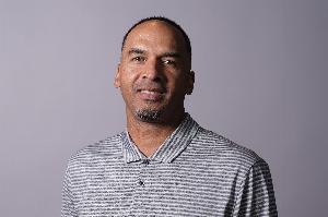 浓眉谈哈里森被解雇：他是我的好哥们 很意外 但这就是生意