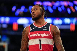 打得不好！惠特摩尔上半场3中1仅得2分 正负值-14全场最低