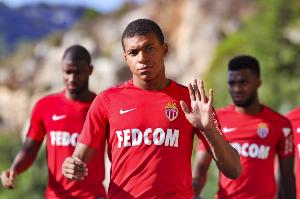 10年前的今天姆巴佩上演职业生涯首秀，至今出战555场412球191助