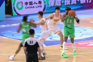 虽铁但关键球给力！庞峥麟12中3拿到6分1板3助2断 老六抢断很精彩