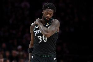 低迷！兰德尔半场6投仅1中拿到4分3助 正负值-7