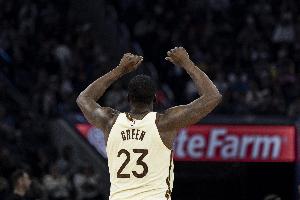 库里不在不会打球！追梦上半场4中0得到0分4板2助  三分3中0