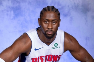 这是在过冬了！勒韦尔10中1&三分8中1仅得3分2板4助1帽 正负值-21