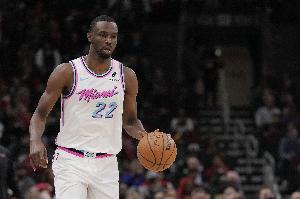 今天有点铁！维金斯半场6中1&三分1中0仅得2分 另有3板4助1断