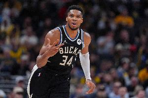 张佳玮：雄鹿除了给字母哥凑了米顿&霍勒迪&大洛 到底做过什么？