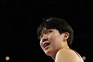 拓记：瀚森凌晨1点睡着4点赶飞机 打35分钟确实能感到体能的影响