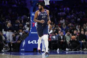 76人背靠背客战雄鹿 恩比德因伤病恢复缺席 乔治可以出战比赛