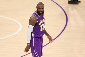 Skip：詹姆斯是史上最伟大的得分手 也是糟糕的三分手和罚球手