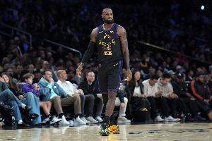 Skip：詹姆斯确实是史上最伟大的得分手 但仅仅是因为打得久