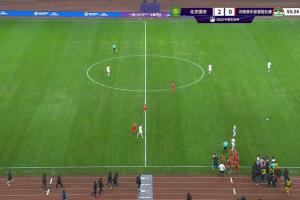 双方球员发生冲突，比赛长时间中断！