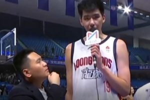 如何评价自己的策应能力？徐昕：我一直都会这个