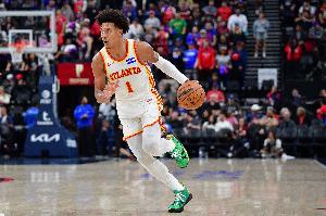 杰伦·约翰逊单赛季4次三双平老鹰队史纪录 再拿一次将成队史首人