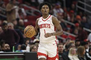 进攻不行！阿门半场4中0仅拿1分2板2助1断1帽 3失误3犯规