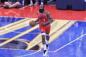 得分榜前十唯三后卫！哈登：乔丹科比都像在飞 而我只能地面作战