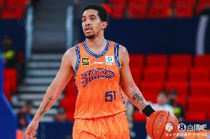 媒体人：前广东和上海外援特里蒙特·沃特斯收到国内NBL球队报价