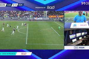 罗马被判犯规，卡利亚里获得点球