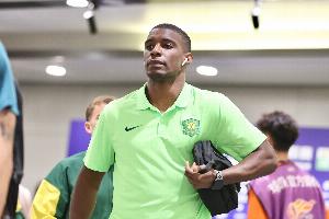 足球报点评国安外援：仅法比奥一人高光，后腰位置不符合达万特点