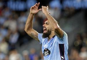 六台主持人谈伊格莱西亚斯未染红：抗议就吃牌，打破对手眉骨没事