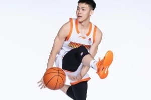 江苏男篮官方定妆照出炉新球衣新阵容新面貌 一起迎接新赛季