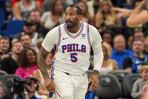 不愧篮板痴汉！庄神11中5砍下11分12板 抢下8前场篮板！