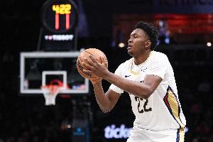 奎因作为新秀得到三双 鹈鹕队史第三人&比肩保罗和达伦·科里森