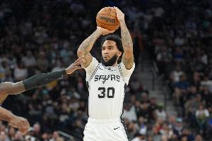 真射手！朱利安·尚帕尼三分9中5拿到17分6板3助2断 正负值+13