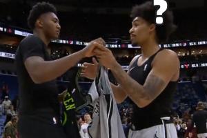 哈珀懵了奎因交换球衣拍完照又把自己的球衣要回去了