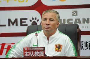 太阳报：前江苏、贵州主帅佩特莱斯库因病暴瘦30公斤，面目全非