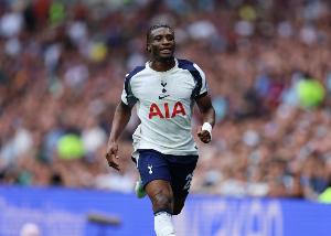 库杜斯：西蒙斯训练认真心态积极，很高兴他能打入热刺生涯首球