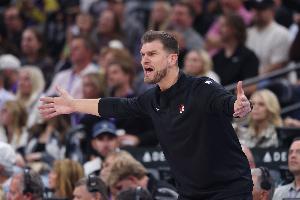 随着赛季深入 开拓者追求极致速度的丑陋打法效果越来越差了？