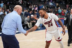 憋着一口气！美记：与热火交易前 快船从未向鲍威尔提供续约合同