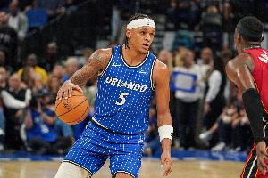 莫斯利：今天班凯罗仍有出场时间限制 复出后两场场均22分钟