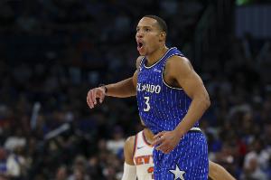 35000刀！贝恩打趣：我砸人被罚的钱通过NBA杯的奖金赚回来了